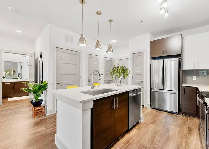 New!!! Walk To The Braves Stadium 2 Bedroom Suite